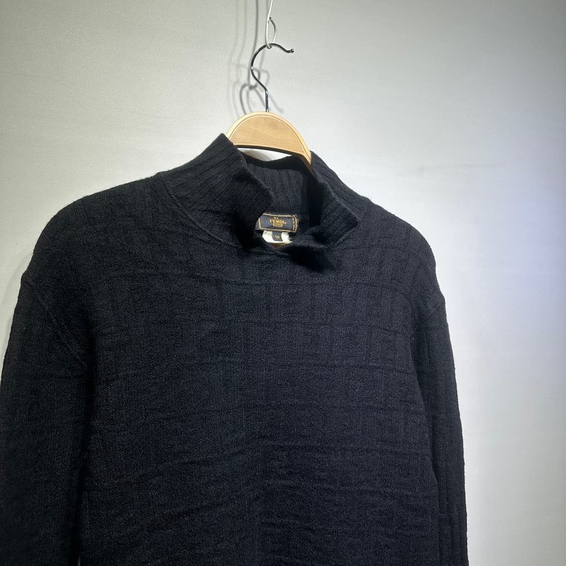 펜디 블랙니트 판매합니다 상품이미지3