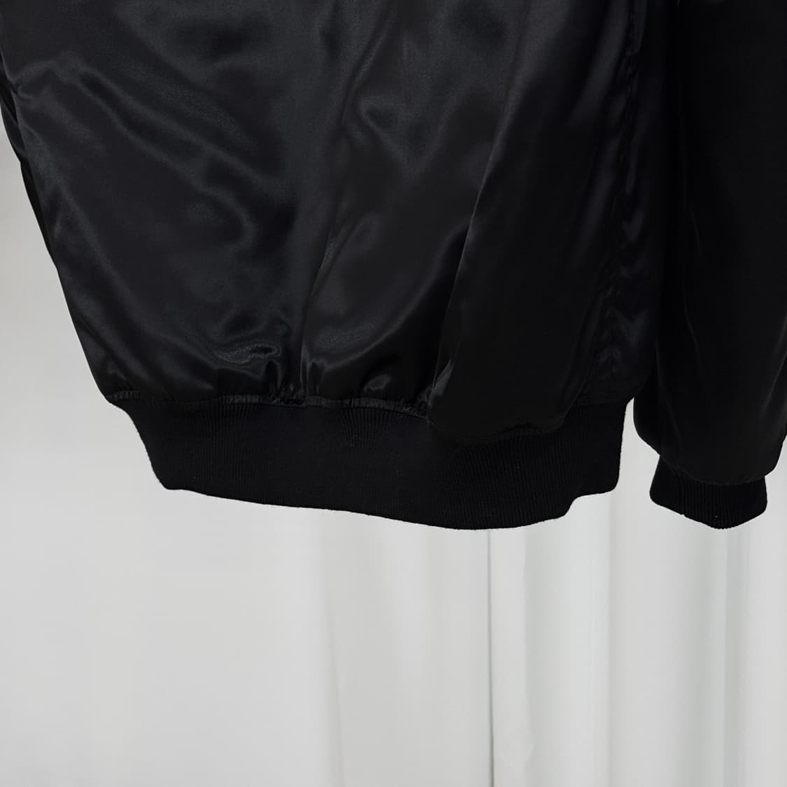 [정품] 24FW 셀린느 백로고 후드 봄버 새틴 (46size) 상품이미지5