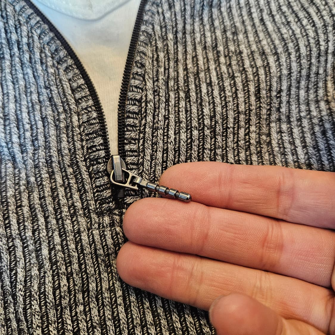 LUSH HOUR in Japan 브이넥 레이어드 지 집업 긴팔티셔츠 상품이미지4