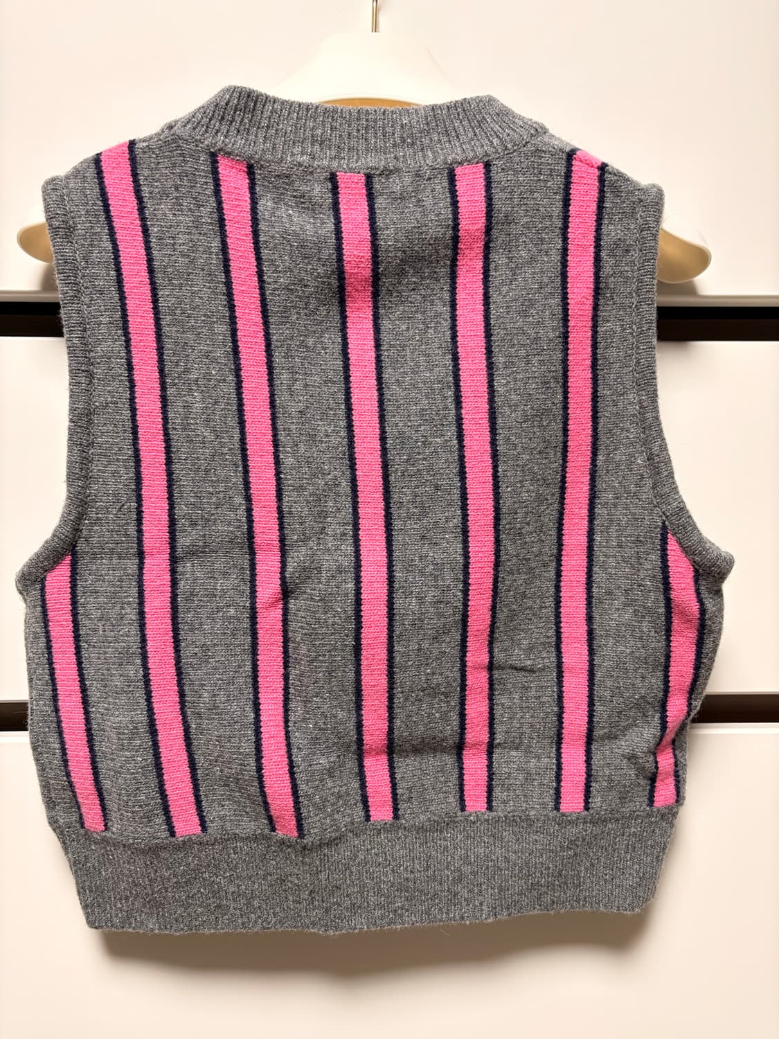 o!oi 컬렉션 그레이 핑크 스트라이프 니트 조끼 상품이미지5
