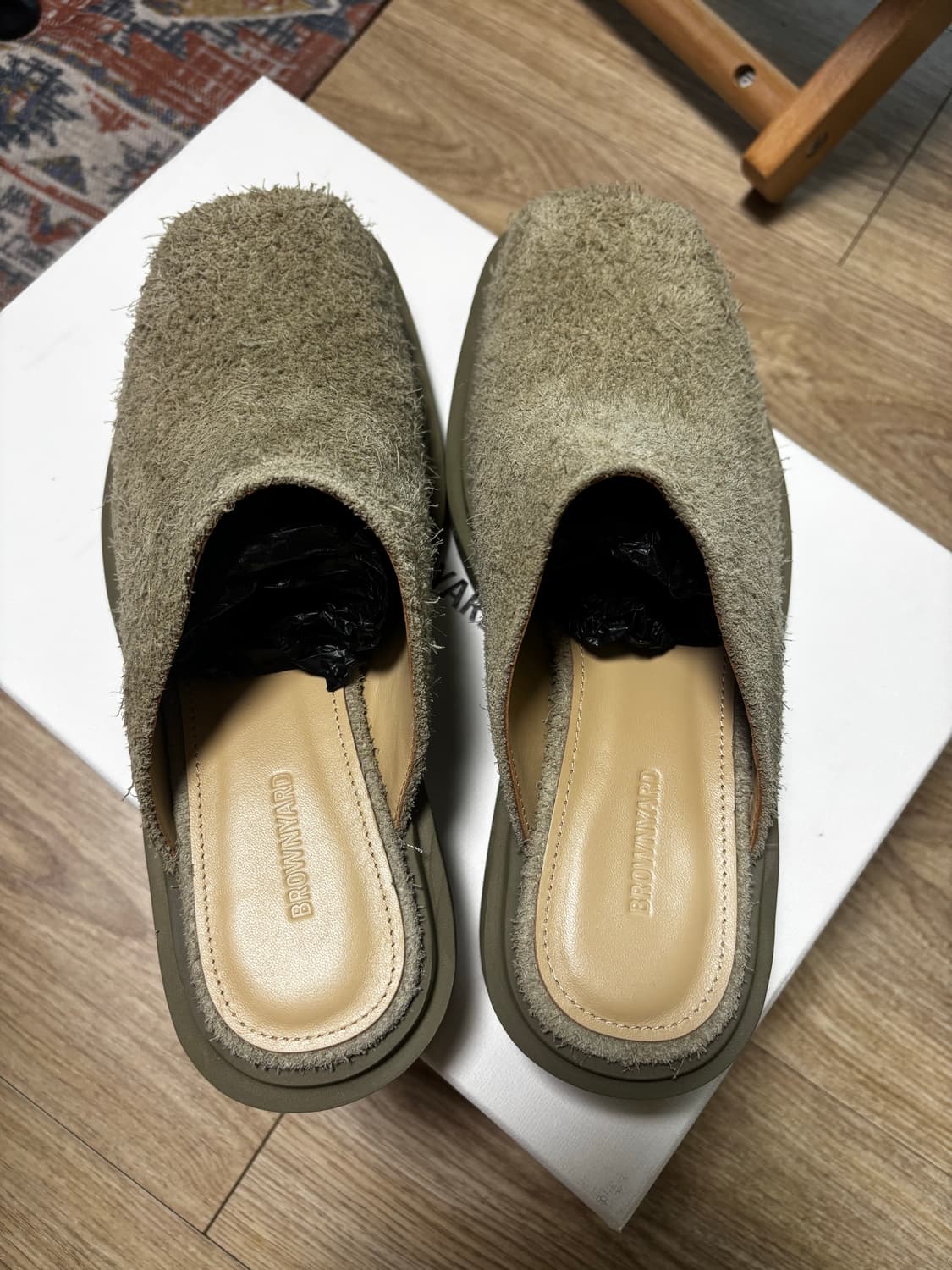 브라운야드 스웨이드 뮬 판매합니다 상품이미지2