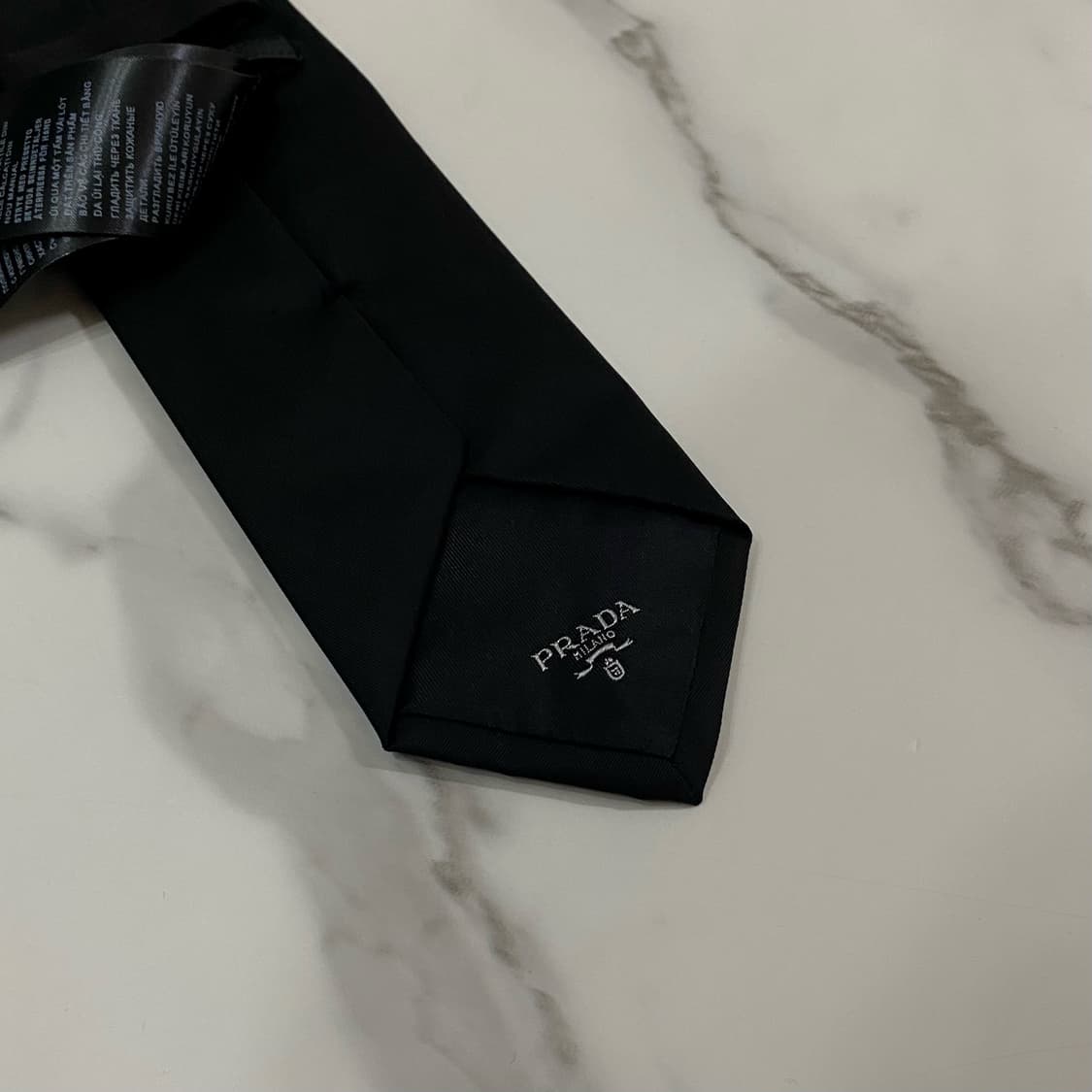 거의새것 프라다 리나일론 삼각로고 개버딘 넥타이 블랙 150size 상품이미지4
