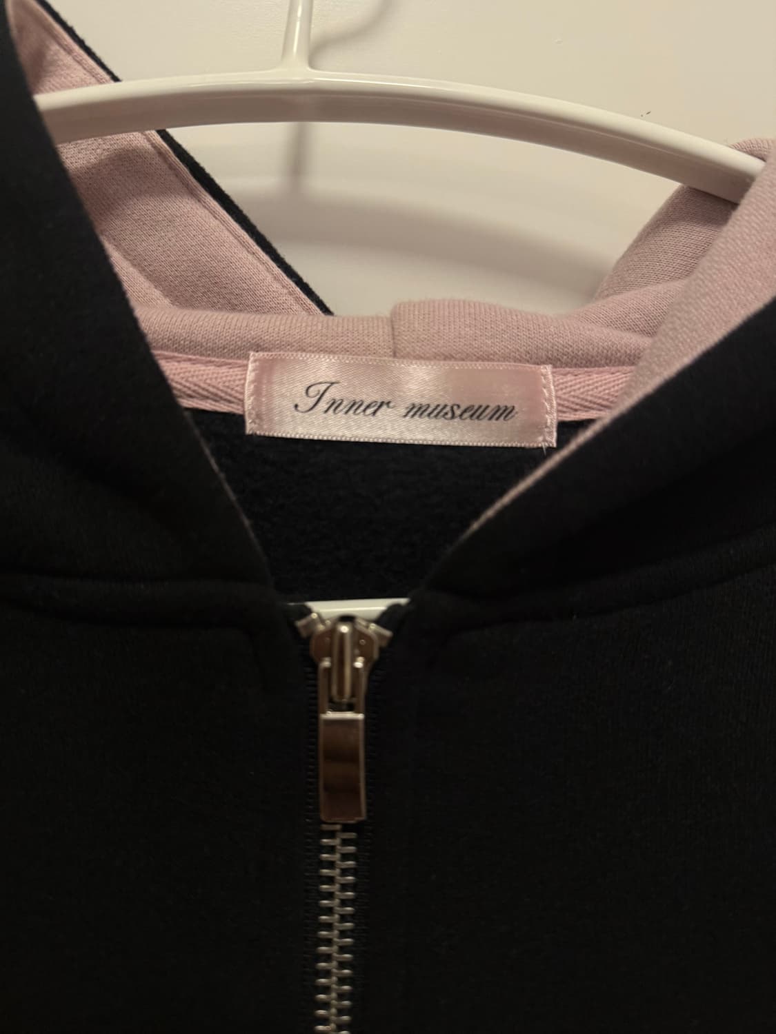 이너뮤지엄 후드집업 상품이미지2