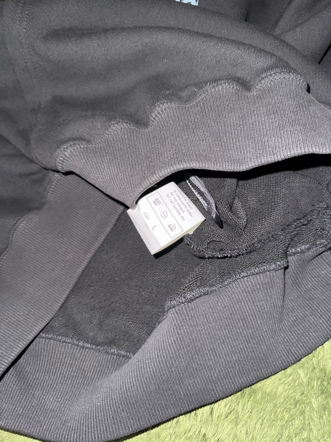 [L] 더뮤지엄비지터 컷아웃 지퍼 후디 후드티 블랙 상품이미지6