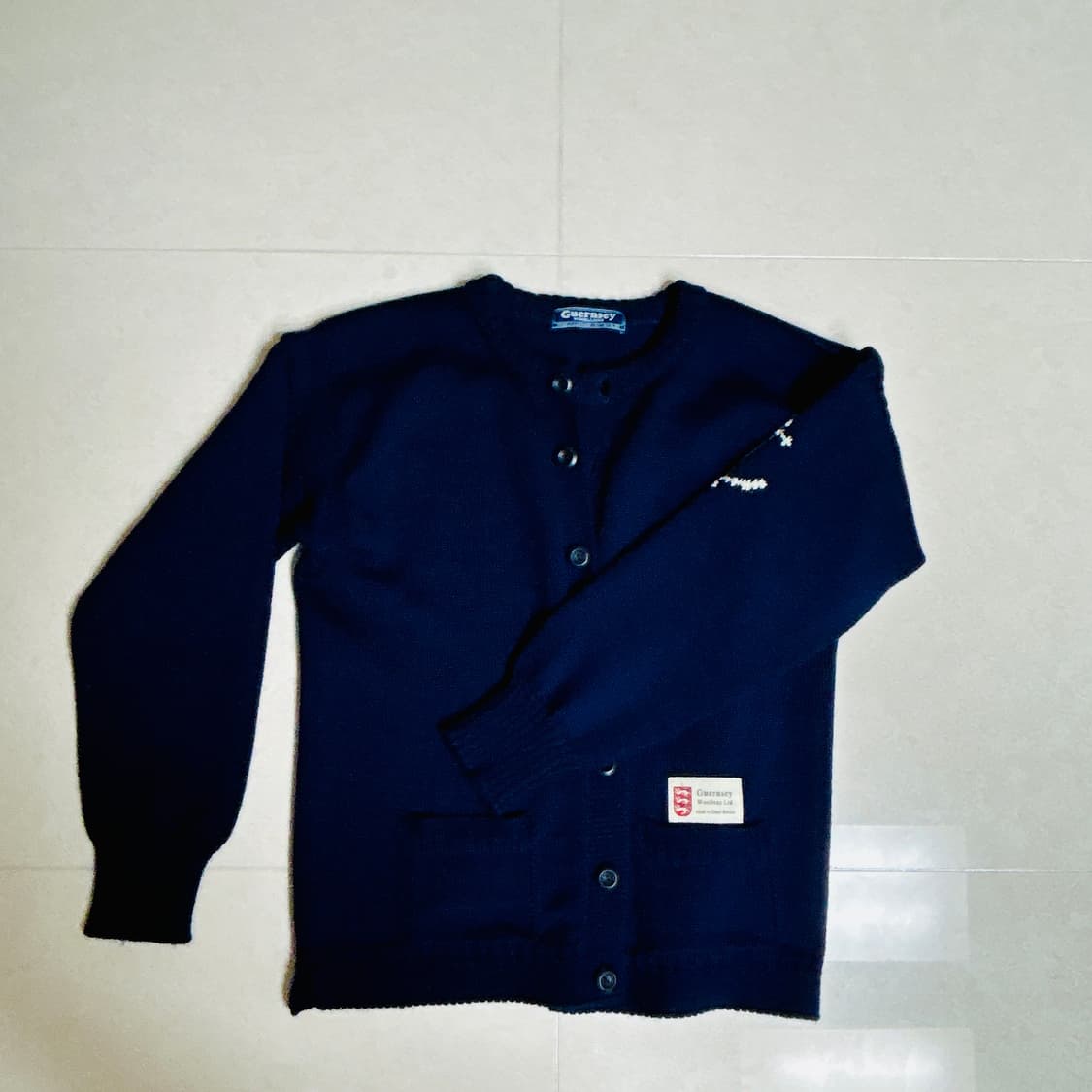 Guernsey Woolens(건지울른스)-피셔맨 네이비 가디건 상품이미지1