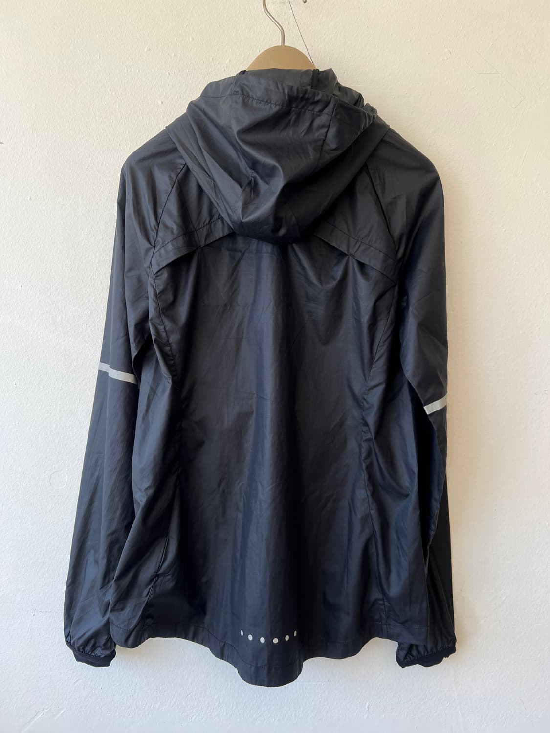 나이키 여성 블랙 윈드브레이커 바람막이후드점퍼 상품이미지3