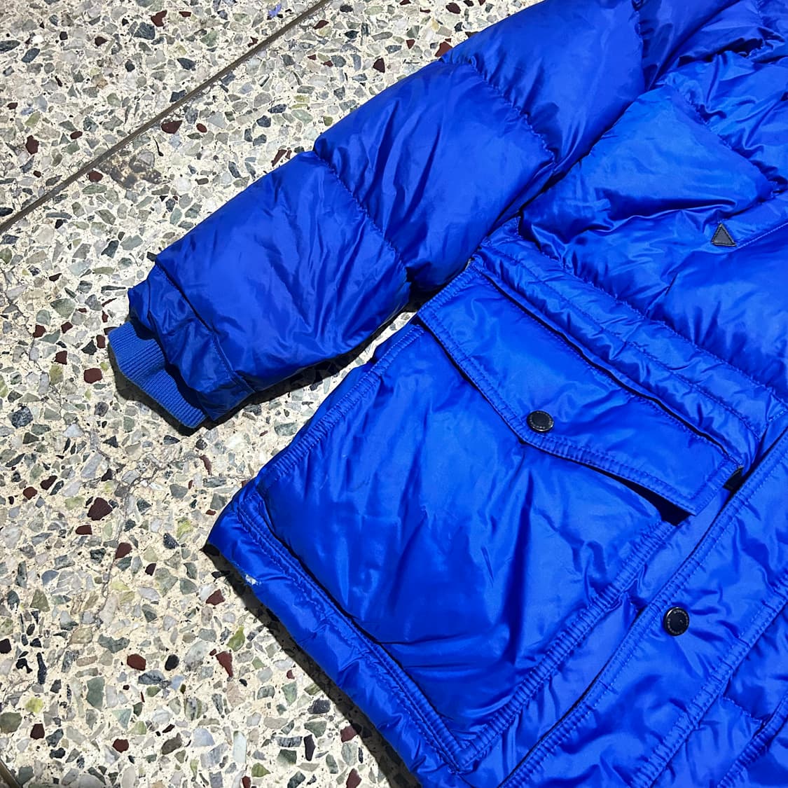 버버리(Burberry)블루 후드 다운 패딩 상품이미지3