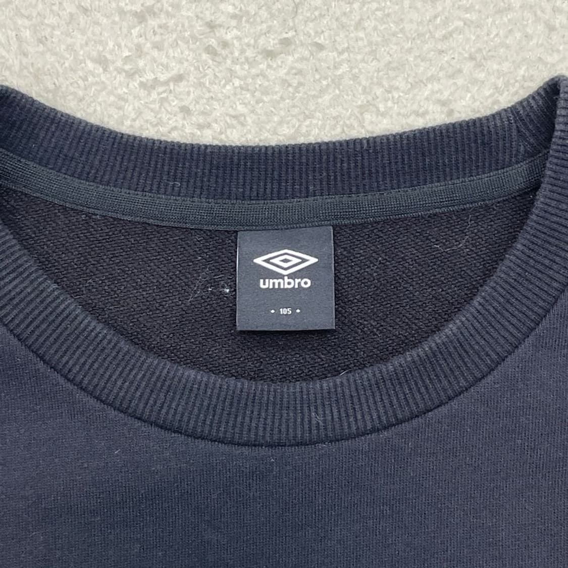 UMBRO 맨투맨 블랙 105 상품이미지4