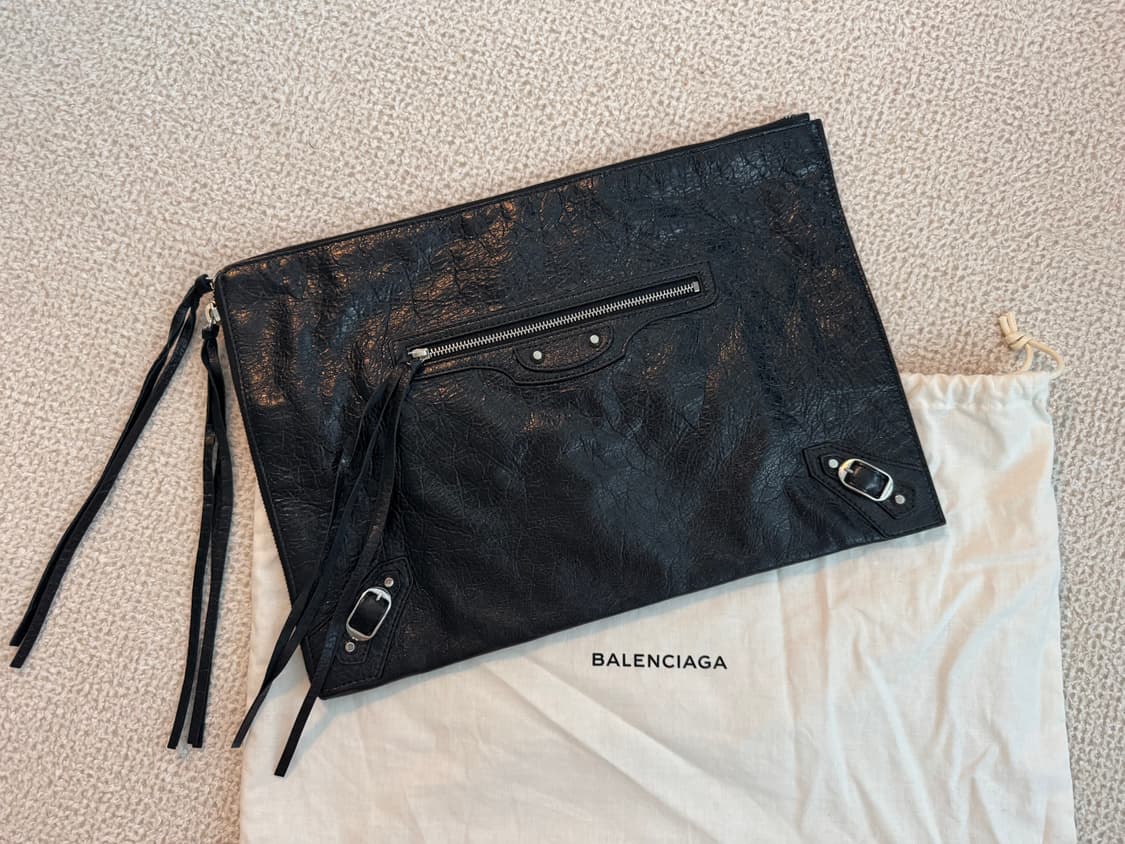 발렌시아가 모터백 클러치 상품이미지1