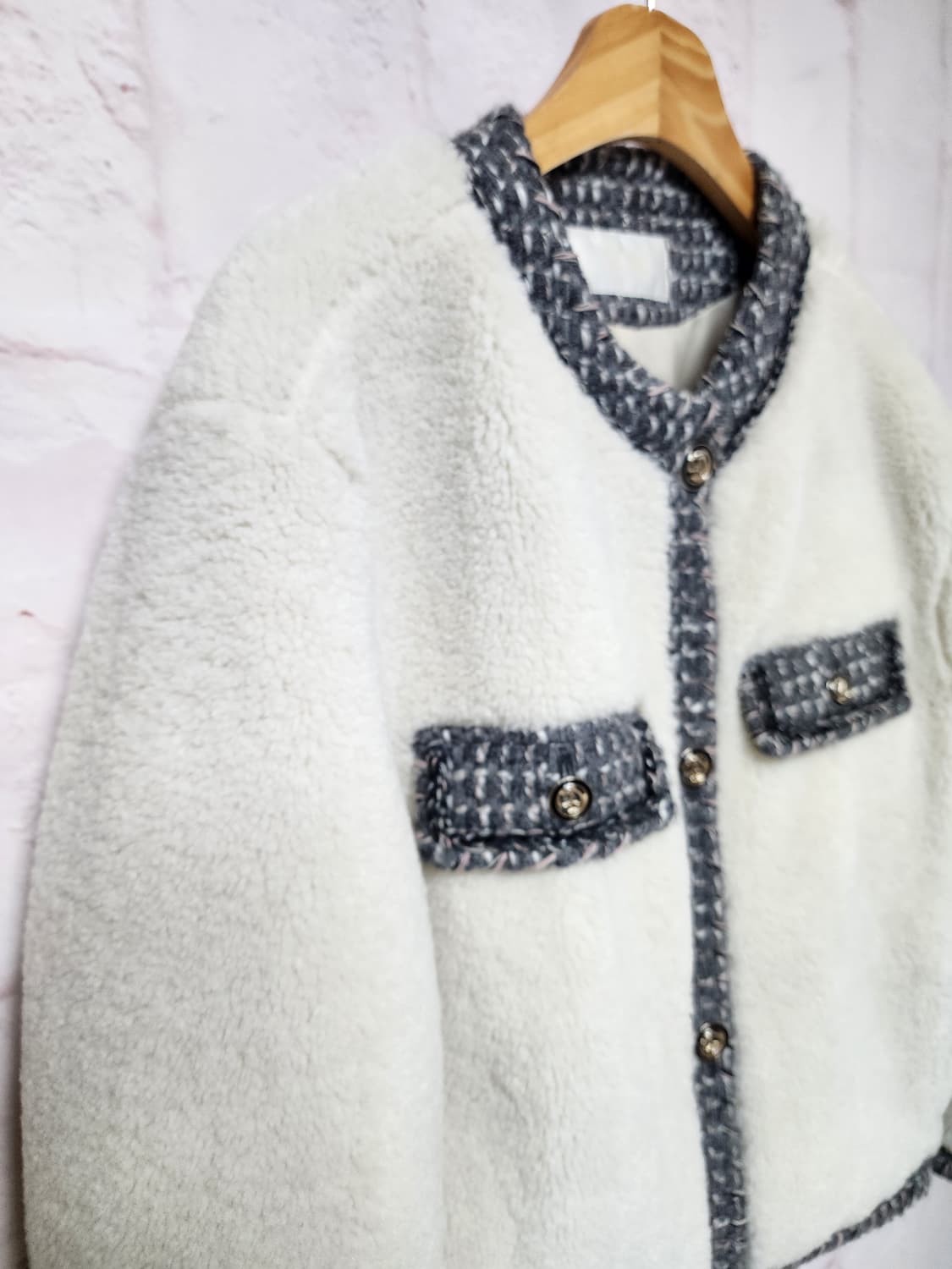 아이보리 컬러의 SJ SJ 뽀글이 트위드 자켓 상품이미지6