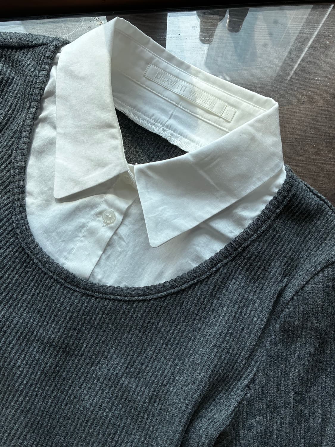 (S) 드로우핏 우먼 포엠 레이어드 카라 셔츠 탑 [CHARCOAL] 상품이미지10