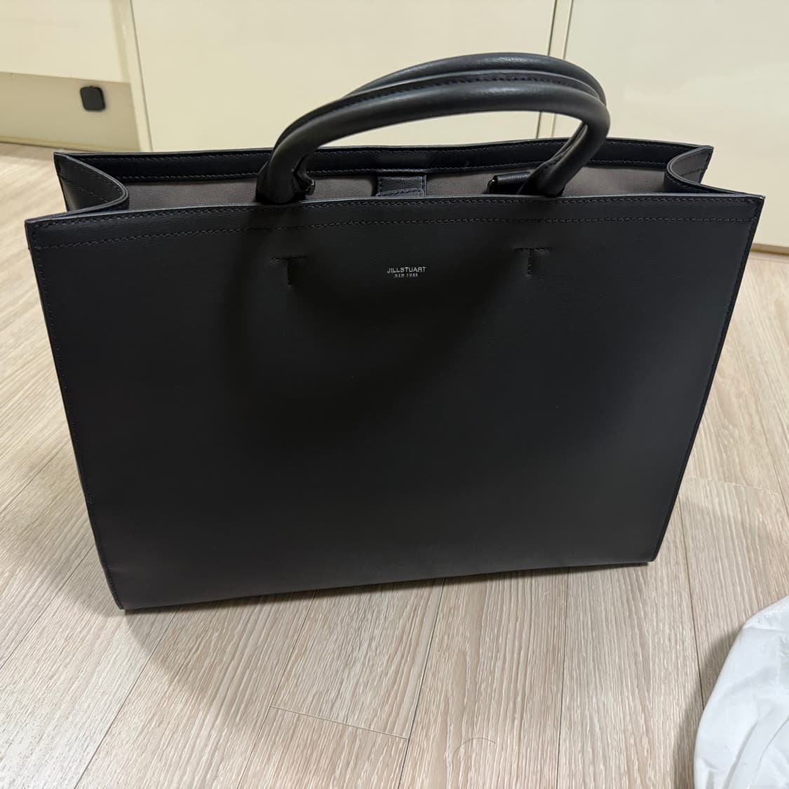 새상품)질스튜어트 로건 토트백 소가죽 상품이미지3