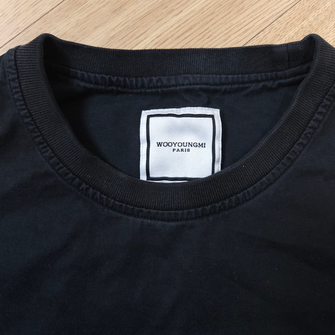 우영미 블랙 액자 프린팅 반팔 티셔츠 48 상품이미지4