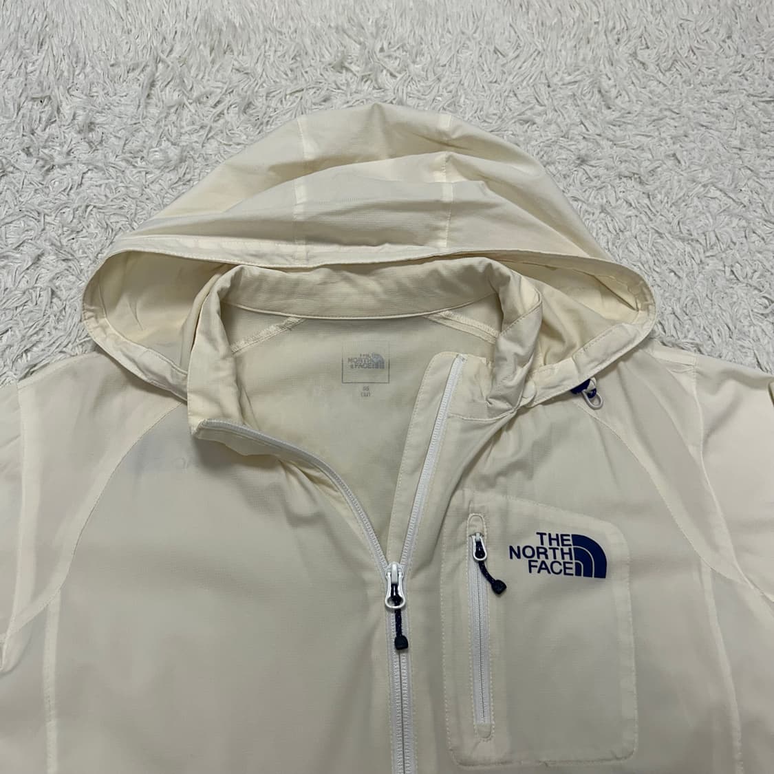 The North Face ivory cream windbreaker   상품이미지5