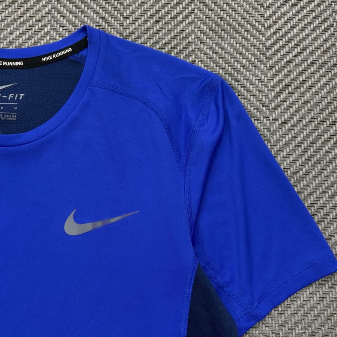 나이키 드라이핏 런닝 티셔츠 v2749 상품이미지5