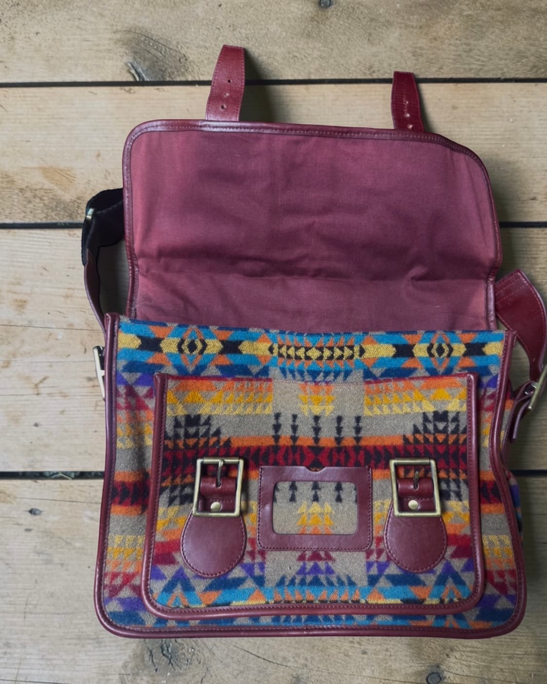 닥터마틴 x 펜들턴 콜라보레이션 네이티브 아메리칸 사첼백 상품이미지2