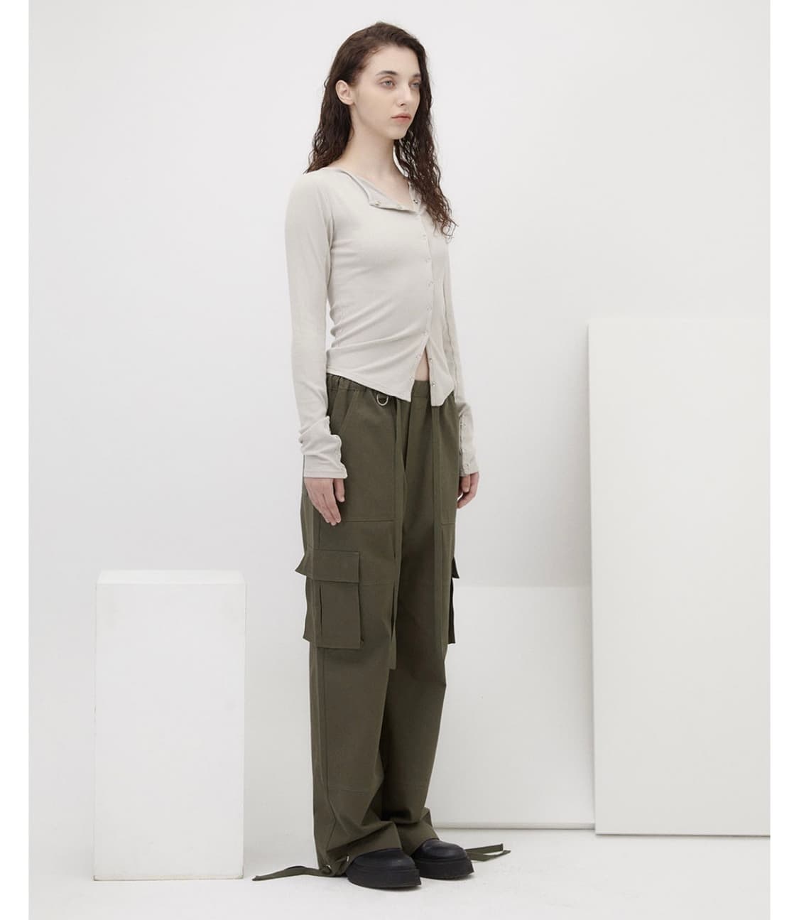 오이소엘 Diagonal boat neck top (Taupe) 상품이미지7