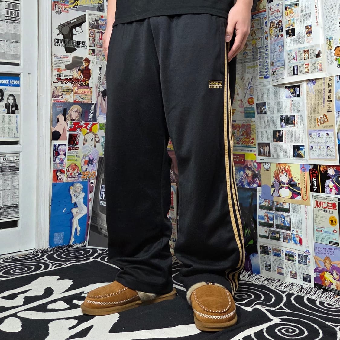아디다스 블랙 앤 골드 와이드 트랙 팬츠 상품이미지1