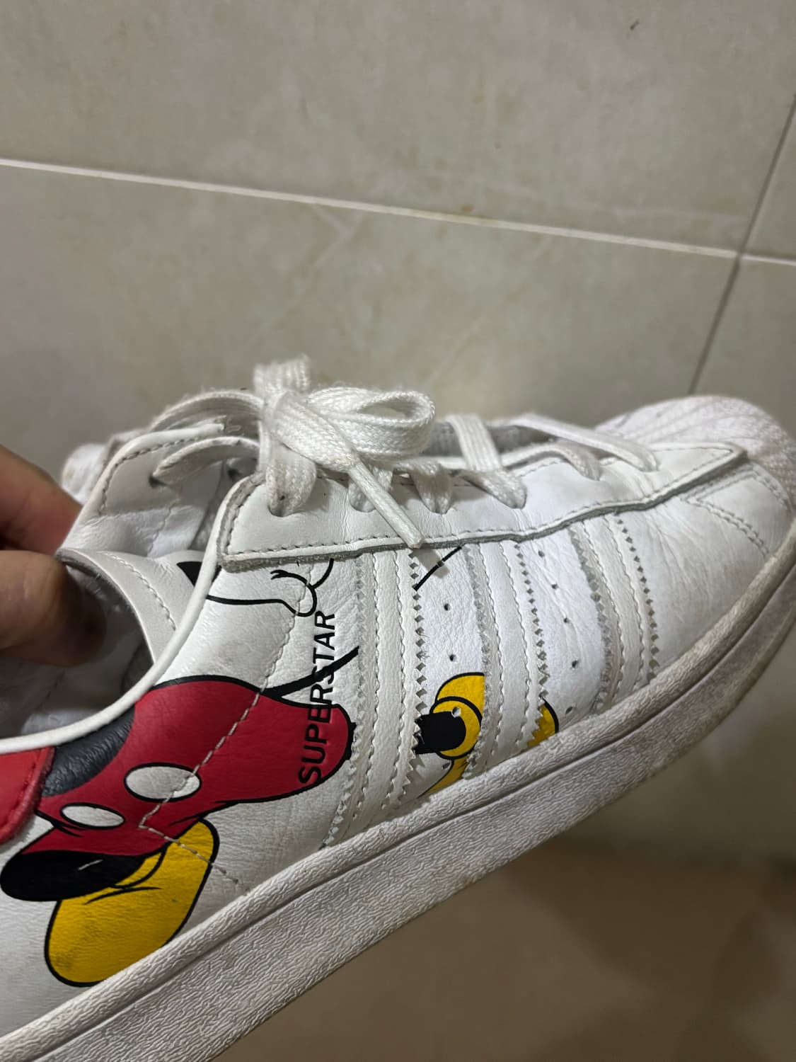 아디다스 디즈니 슈퍼스타 240 상품이미지3