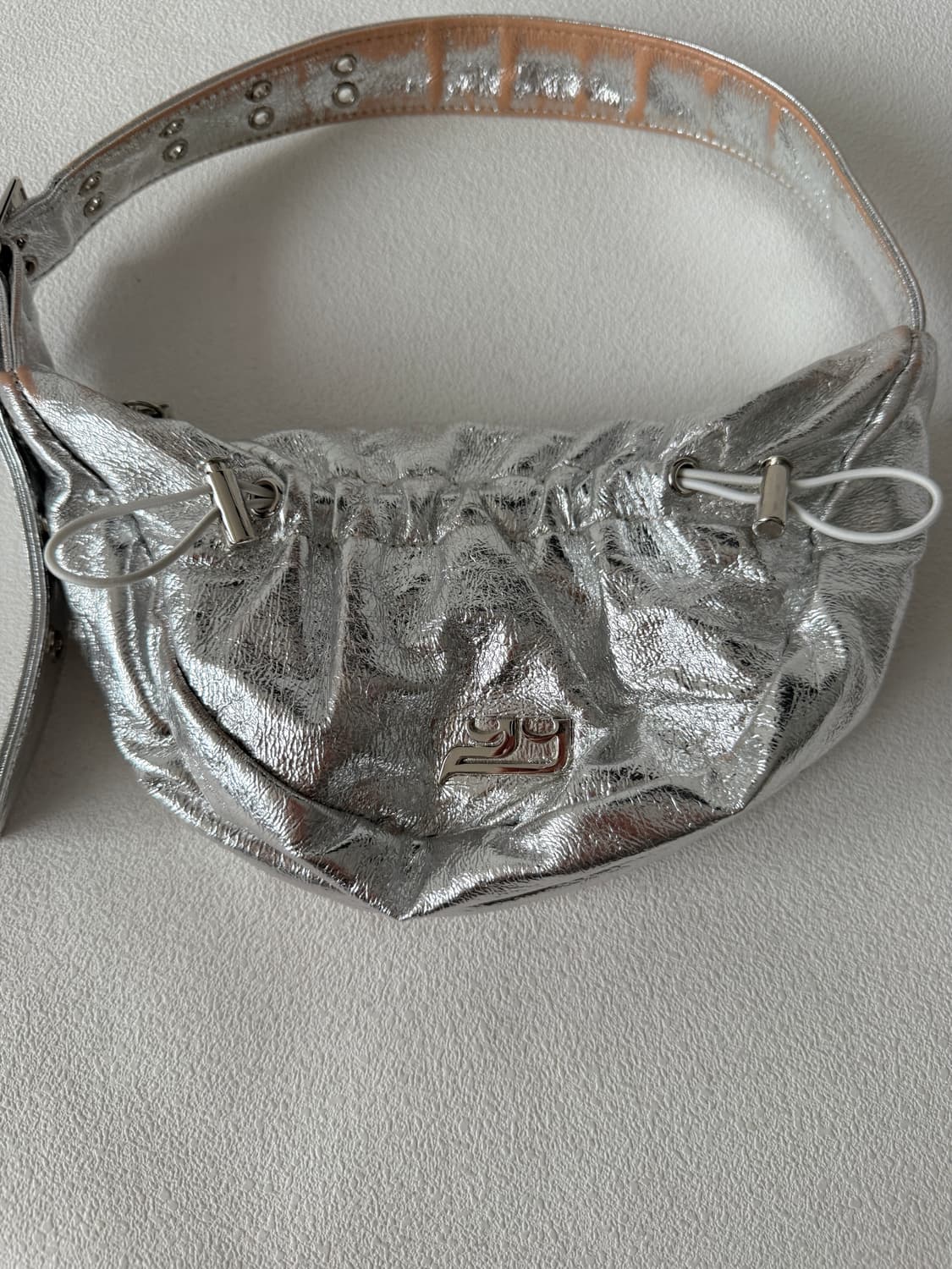 이에이에(YIEYIE) 숄더백 실버 상품이미지5