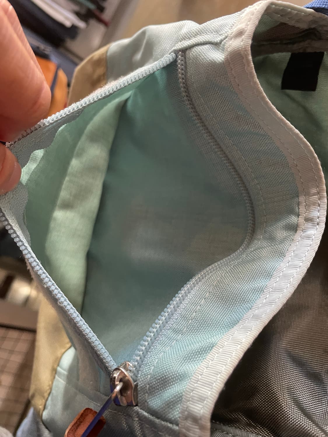 구형 그레고리 크로스백  상품이미지6