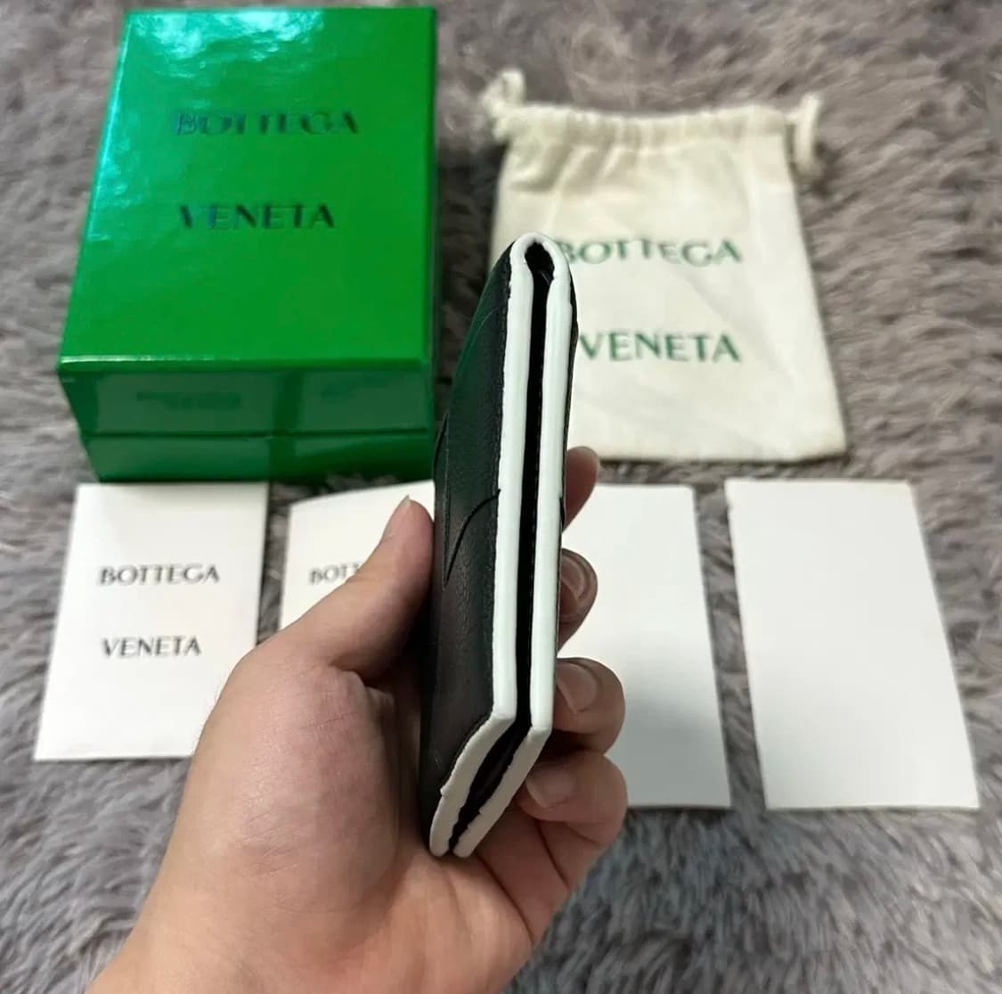 [풀구성] 보테가베네타 맥시 플랩 투톤 반지갑 차콜 그레이 상품이미지5