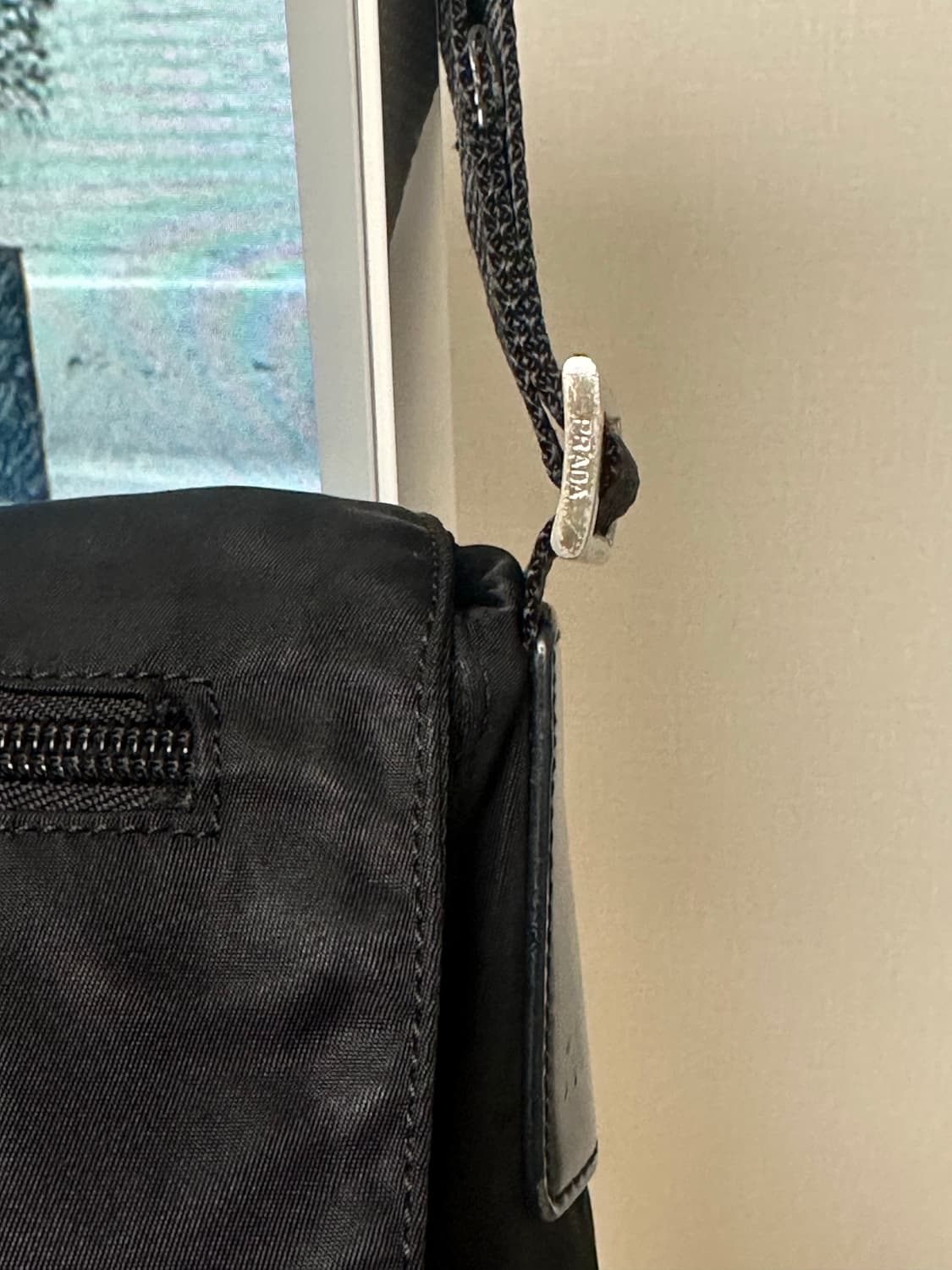 프라다 나일론 포코노 버클 크로스백 주우재백 상품이미지6