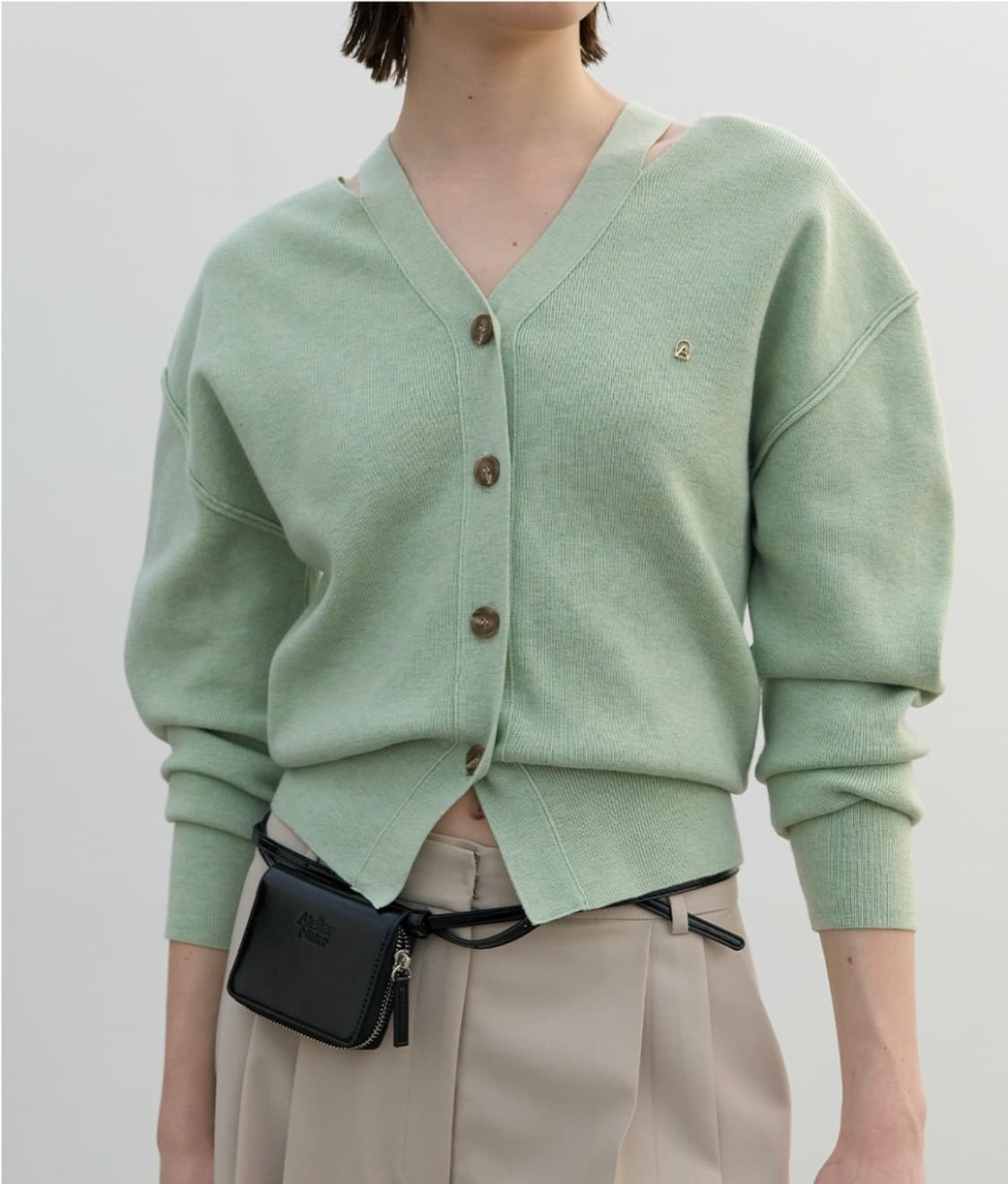 아틀리에 나인 앙쥬 울 컷아웃 니트 가디건 라이트베이지 상품이미지2