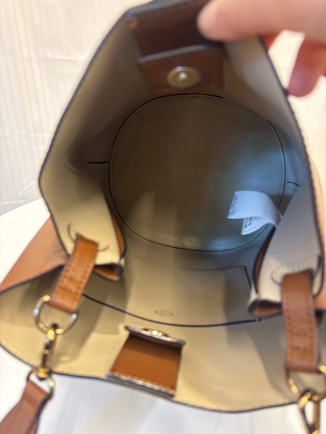 정품 덱케 하프문 버킷백     상품이미지8