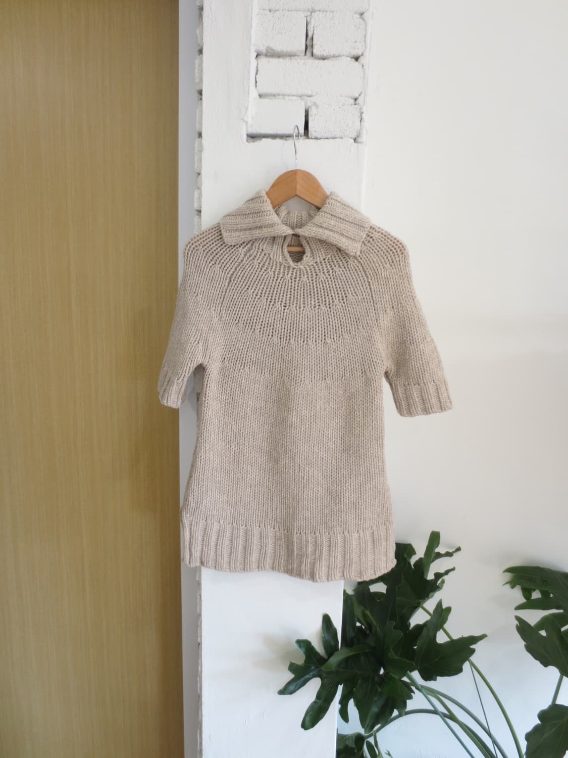  베이지 단추 반팔니트  상품이미지5