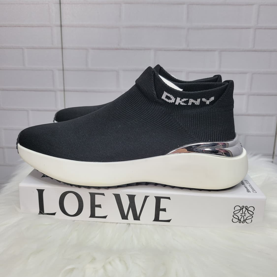 DKNY 디케이앤와이 자비아 슬립온 스니커즈 235사이즈 상품이미지1