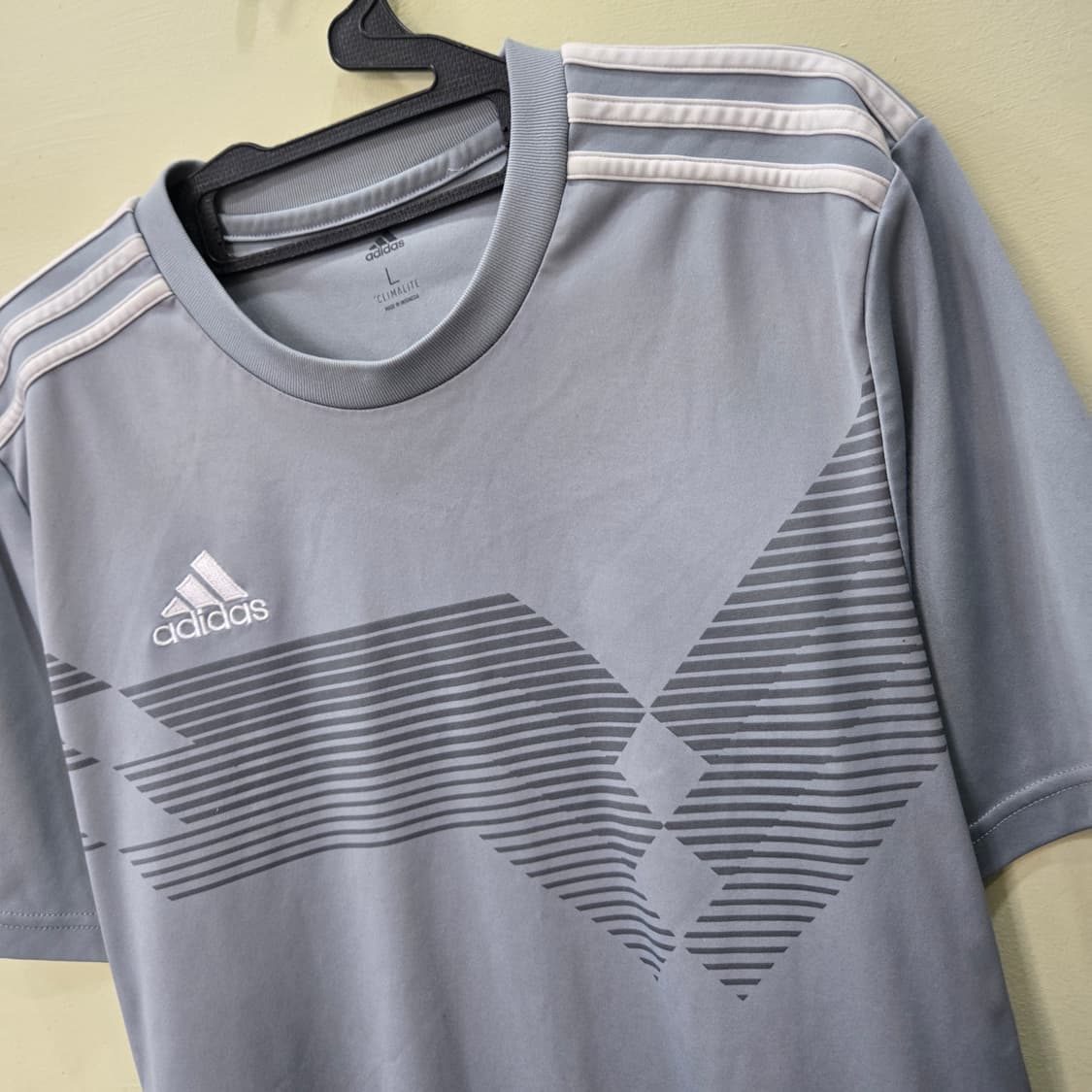 [L] adidas CLIMALITE 그래픽 반팔 티셔츠 (그레이블루) 상품이미지2