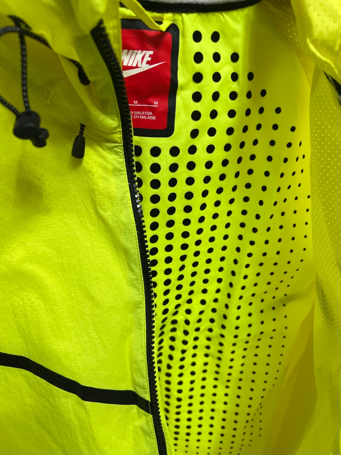 M 나이키 테크 에어로쉴드 윈드러너 바람막이 상품이미지4