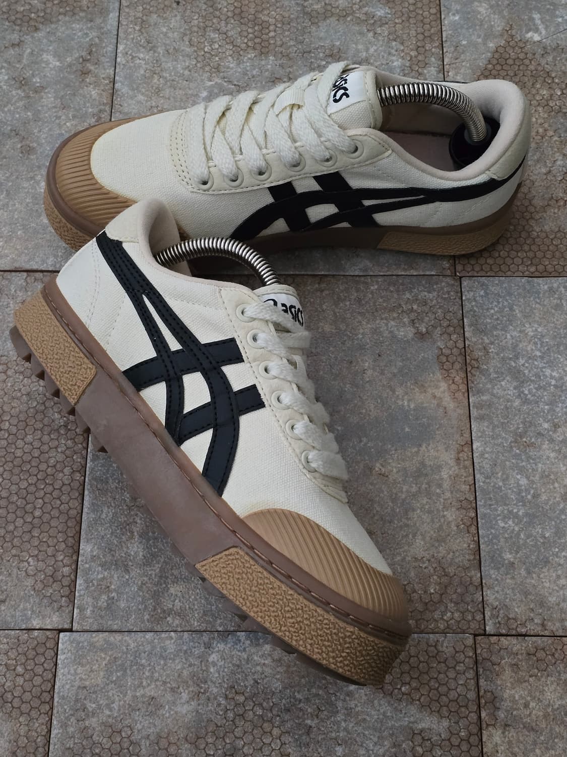 (240)아식스 코트 트레일 베이지 블랙 상품이미지4