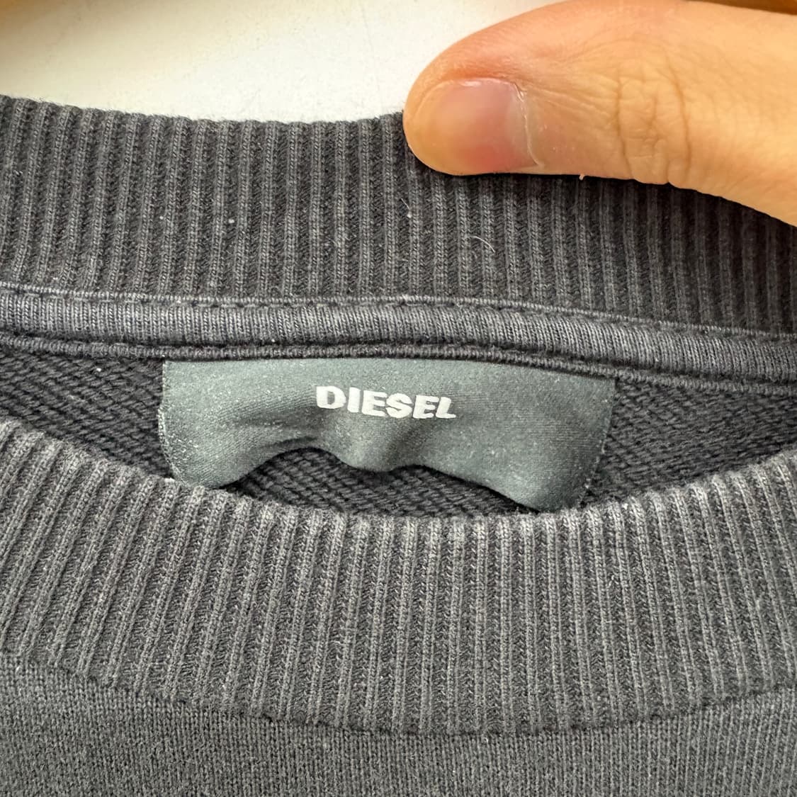 디젤 블랙 로고 맨투맨 티셔츠 공용 S 상품이미지4