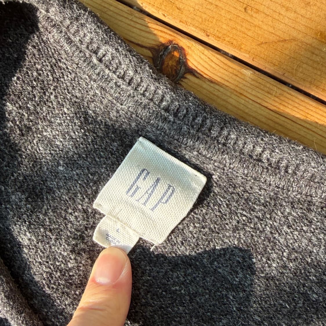 갭 롤링 넥 니트 차콜 그레이 헤더 상품이미지6