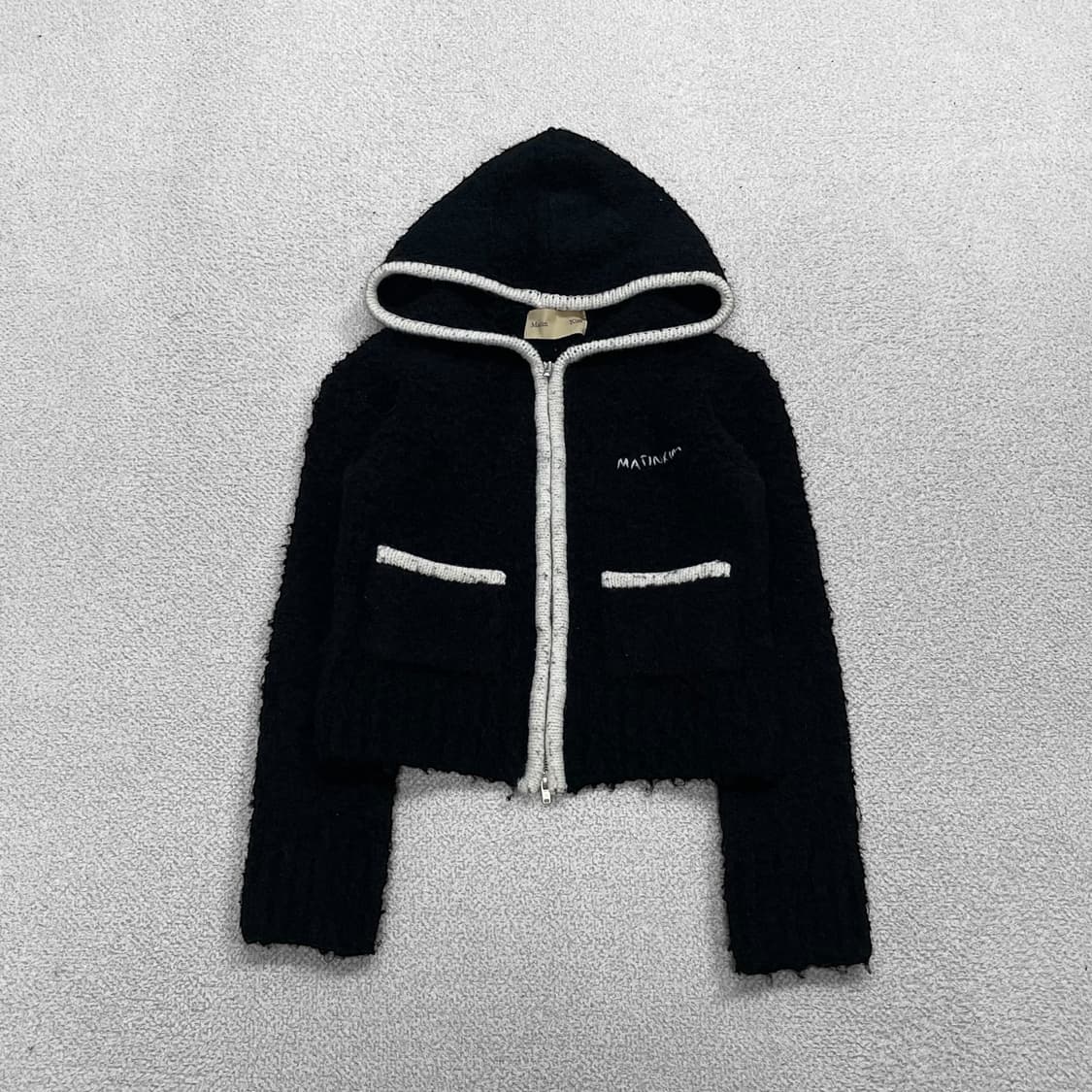 마뗑킴 Matin kim 라인 포인티드 니트 후드집업 상품이미지2