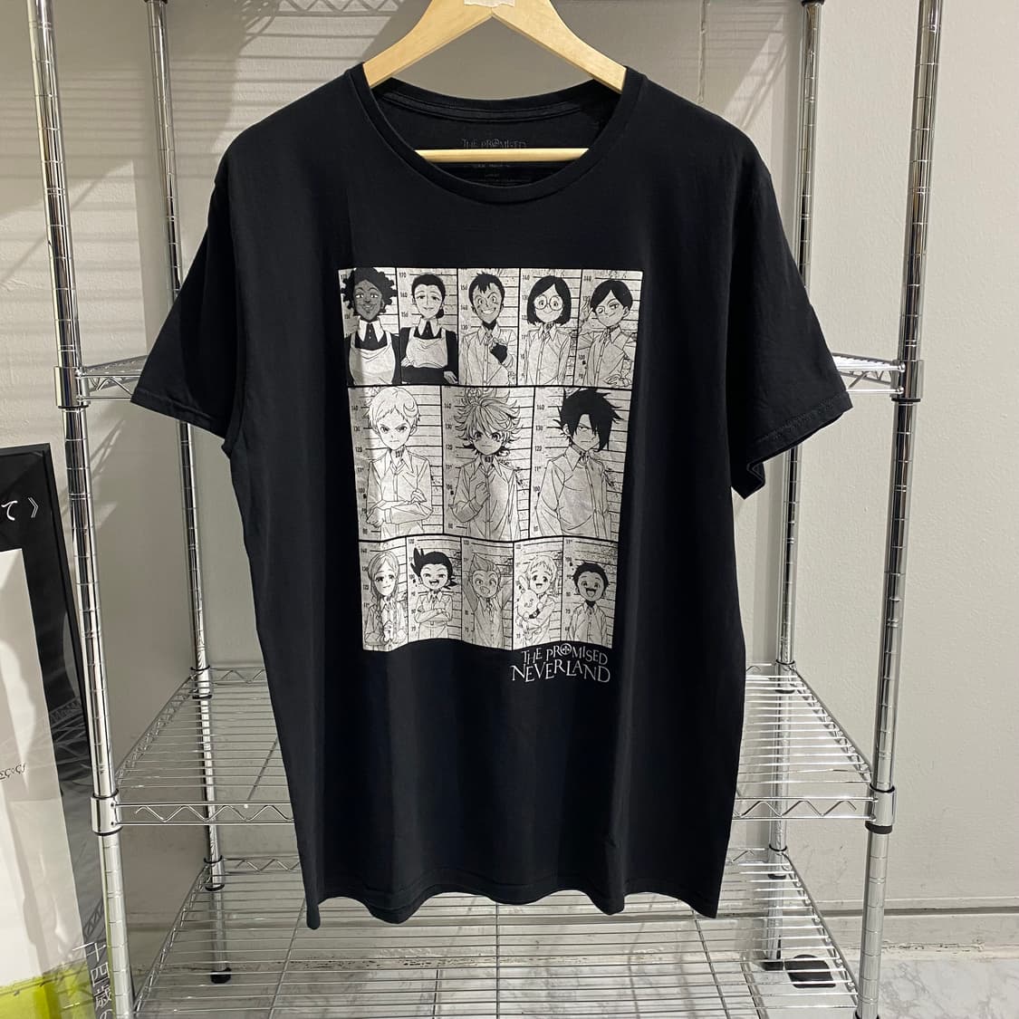 약속의네버랜드 오피셜 애니메이션 티셔츠 상품이미지1