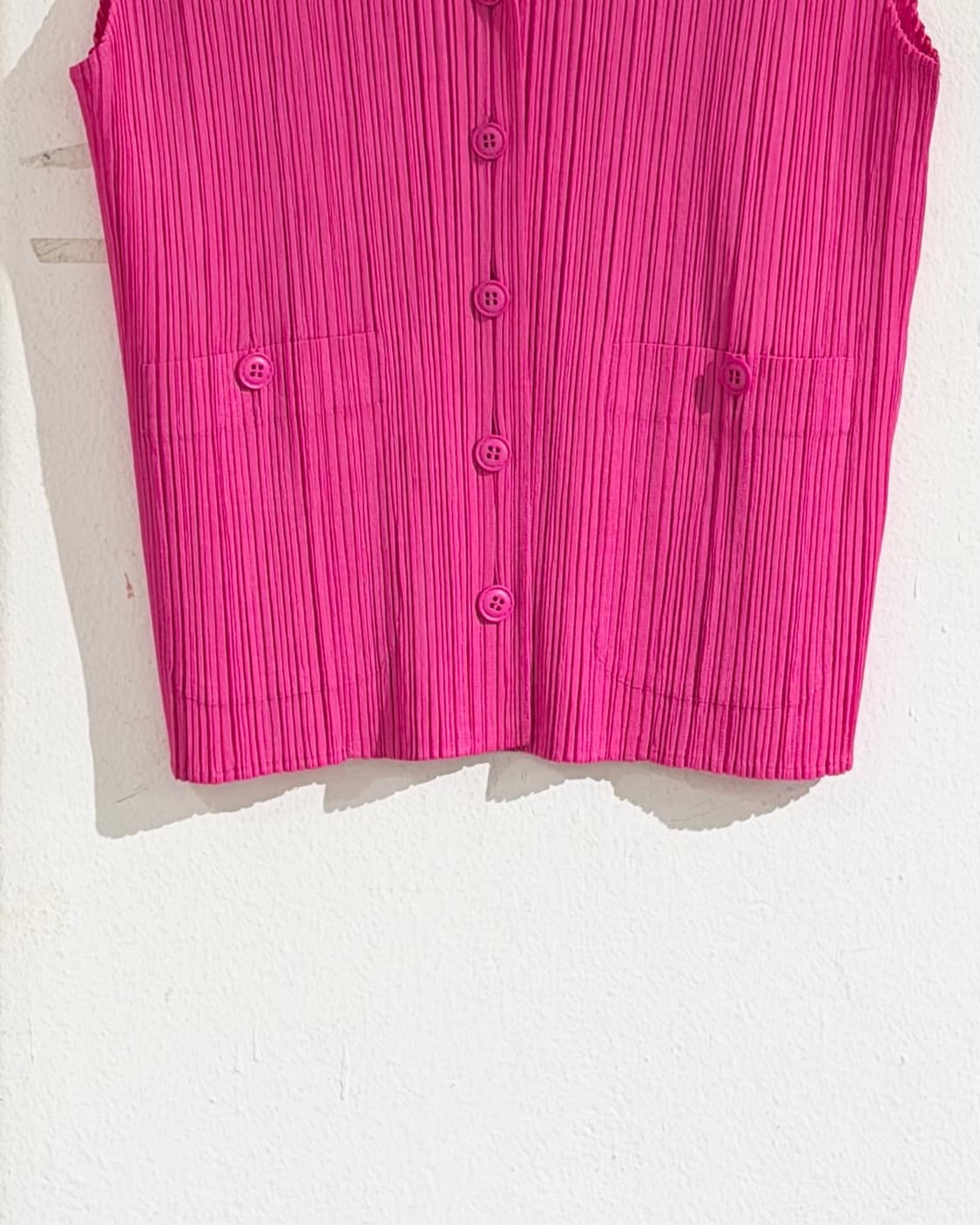 플리츠 플리즈 핑크 버튼업 백 프린팅 슬리브리스 탑 상품이미지5