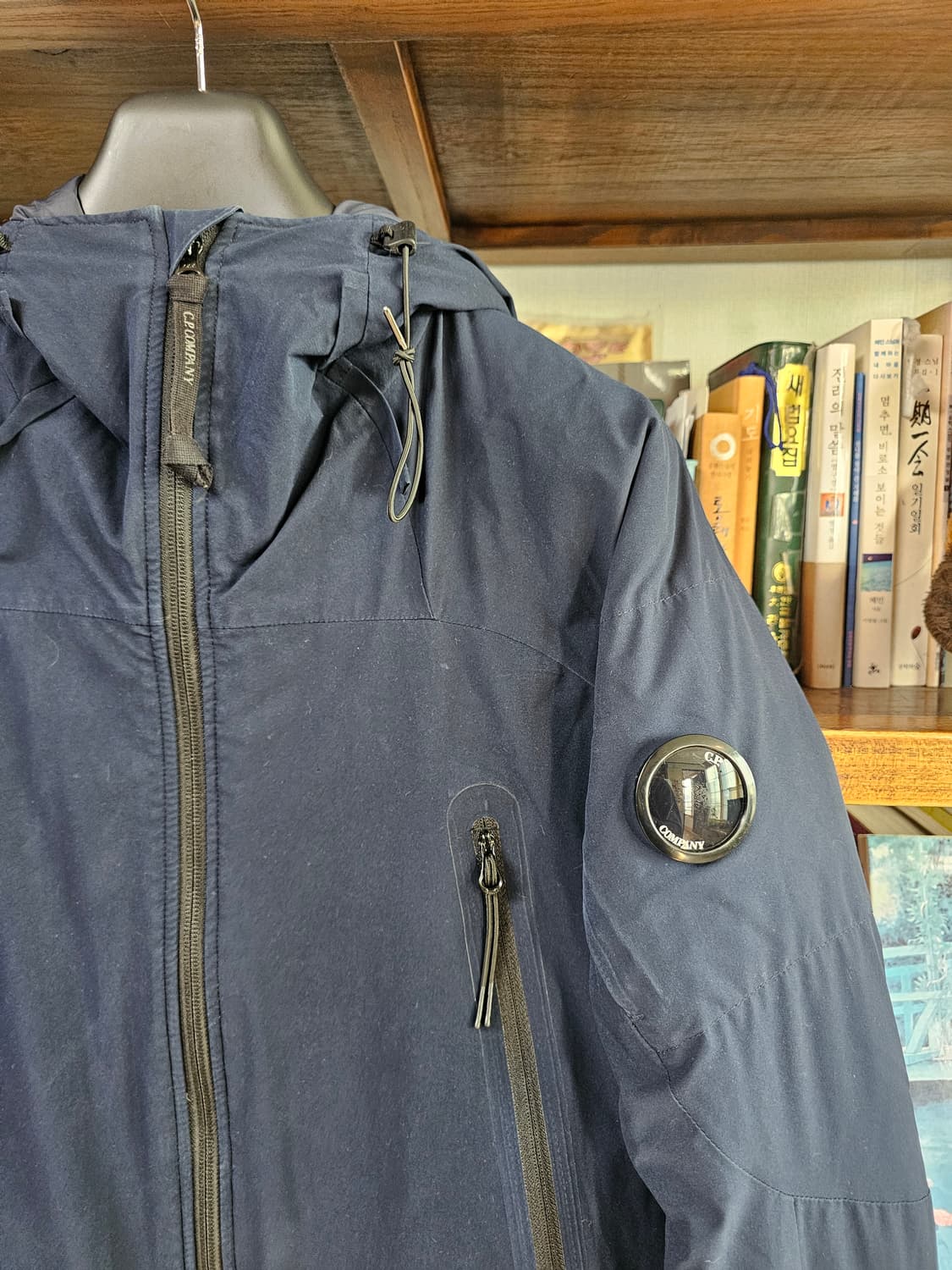 cp 씨피컴퍼니 네이비 프로텍 패딩 자켓 팔아요 렌즈 상품이미지2