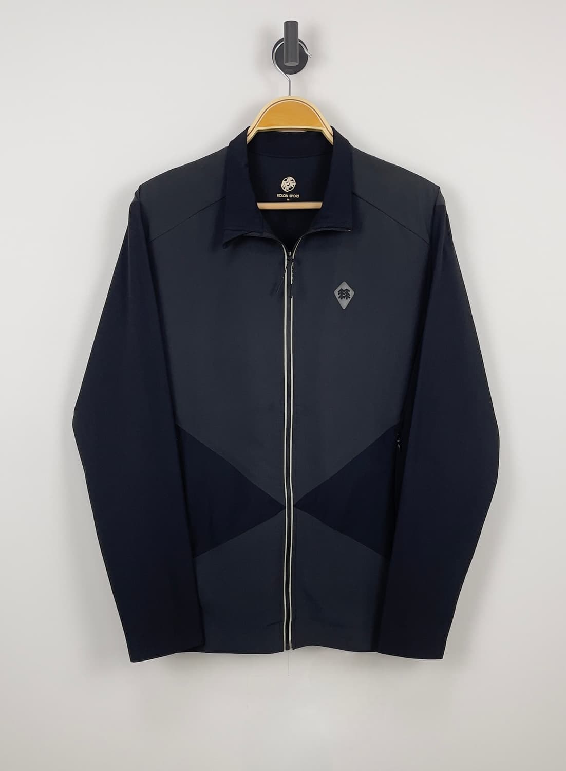 코오롱스포츠 블랙 하이넥 집업 자켓 상품이미지1