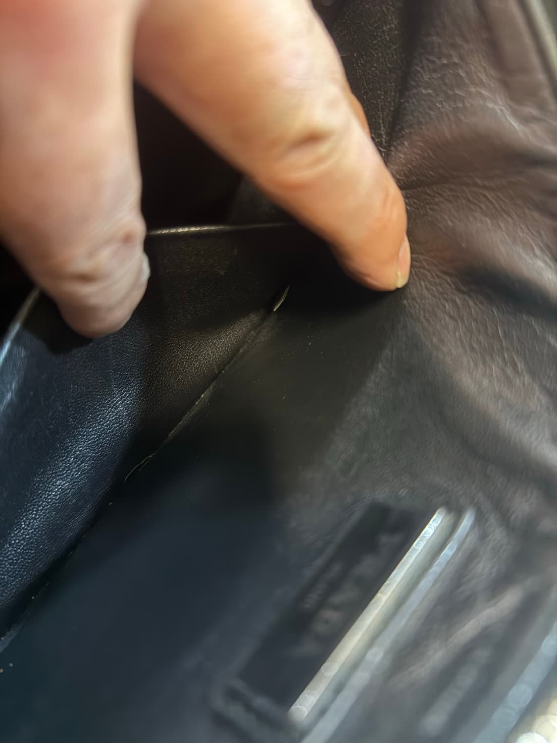 정품 프라다 사피아노 클러치 팝니다 상품이미지9