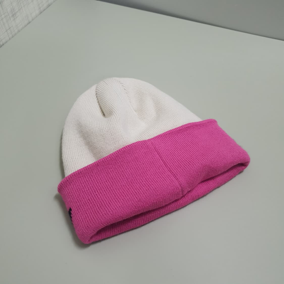 정품 OS) 스투시 헬베티카 자카드 비니 화이트 크림 보증 상품이미지4