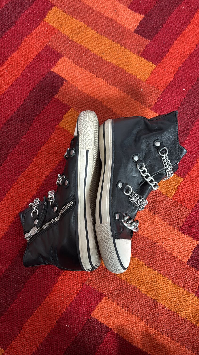 Limited Edition Chained Sneakers 상품이미지4