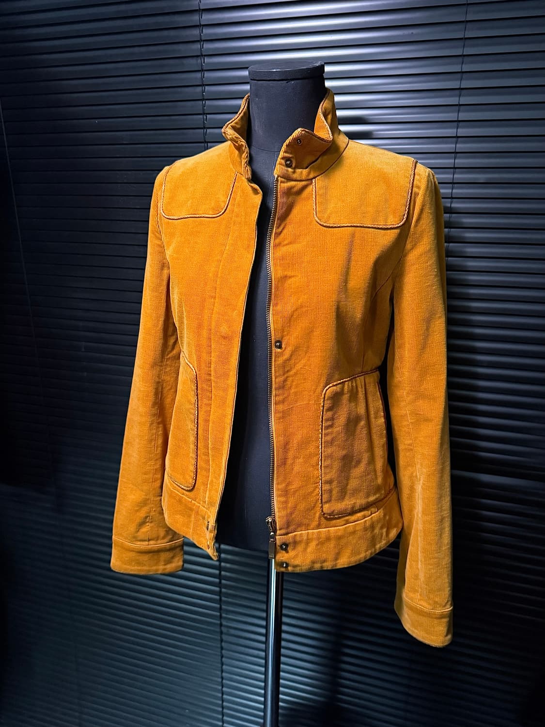 에고이스트 도쿄 서울 노랑색 노란색 옐로우 골덴 코듀로이 집업 뱀피 가죽 상품이미지1