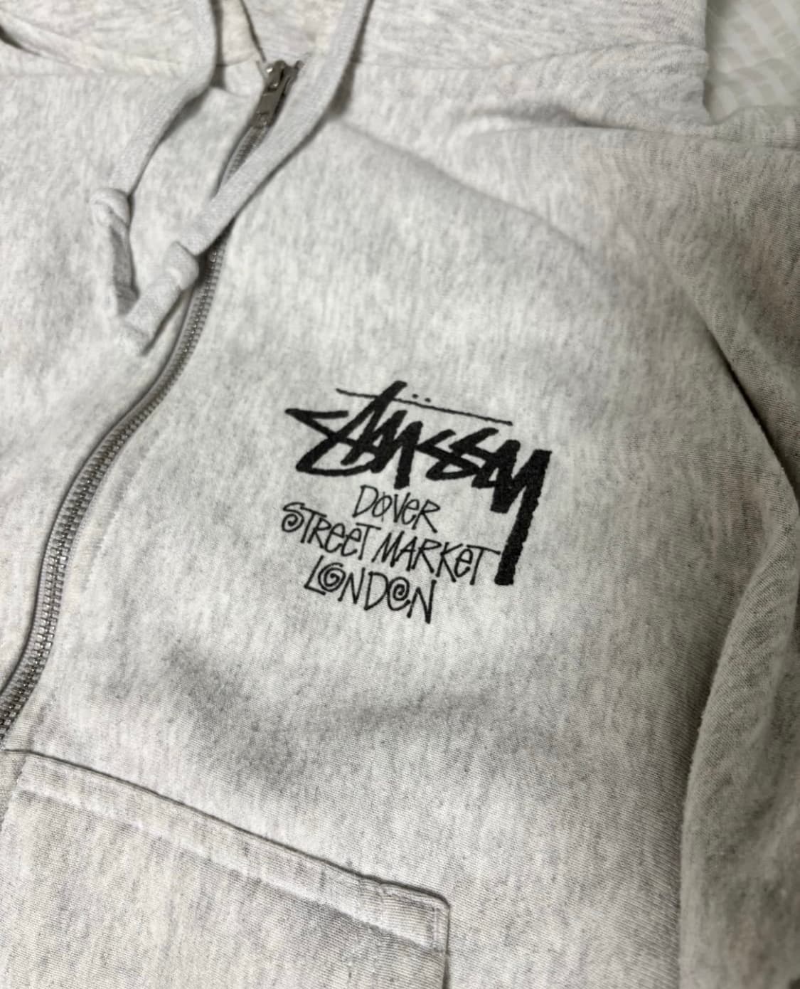 스투시 도버스트릿 마켓 런던 라이트그레이 후드집업 상품이미지2