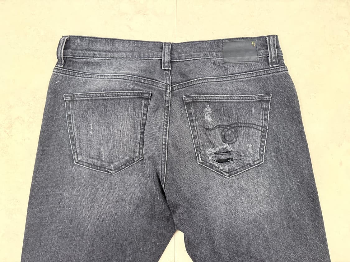 [32] R13 흑청 디스진 슬림스트레이트 상품이미지5