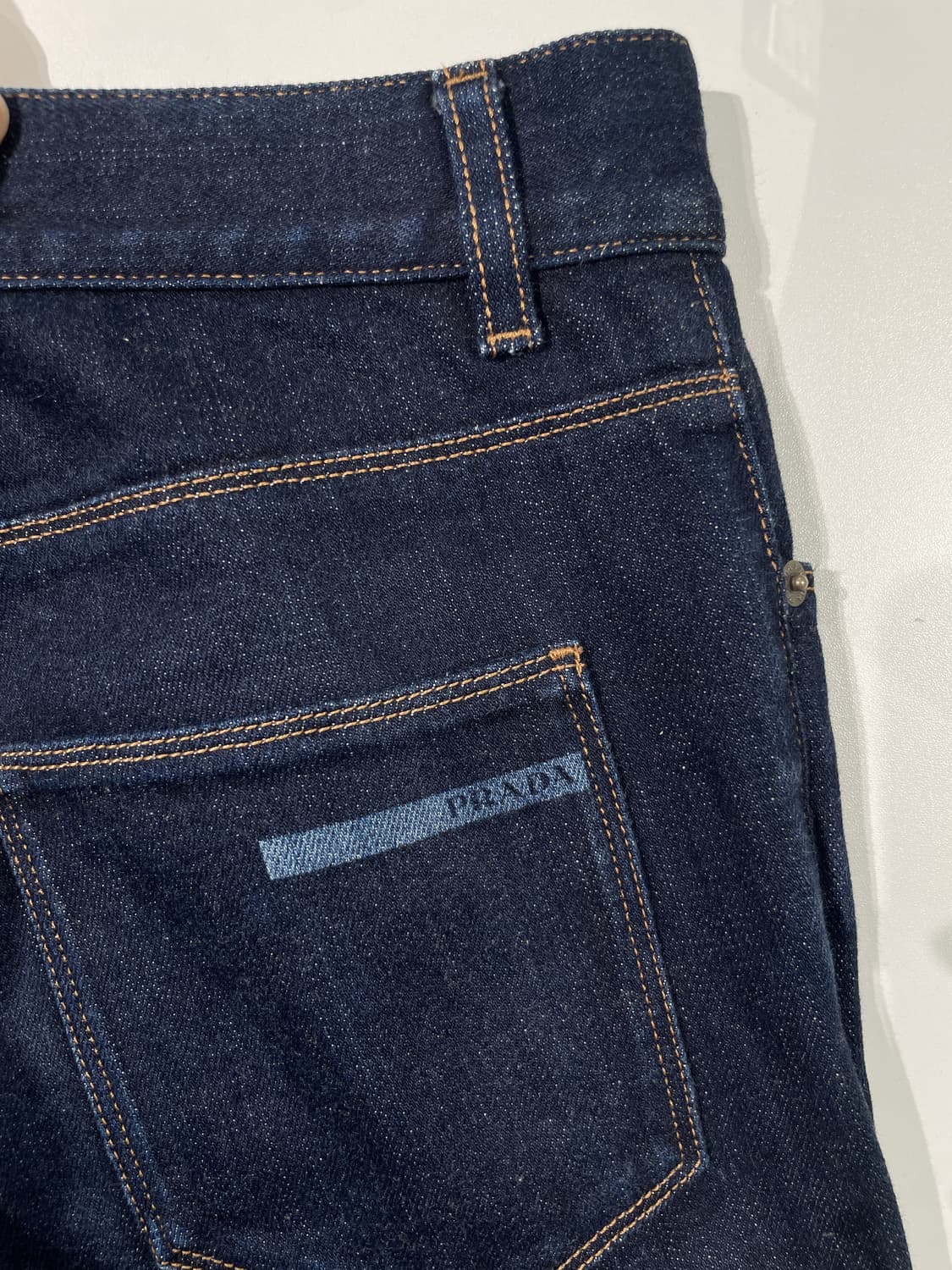 프라다 진청 이지 핏 버튼 플라이 데님 팬츠 상품이미지10