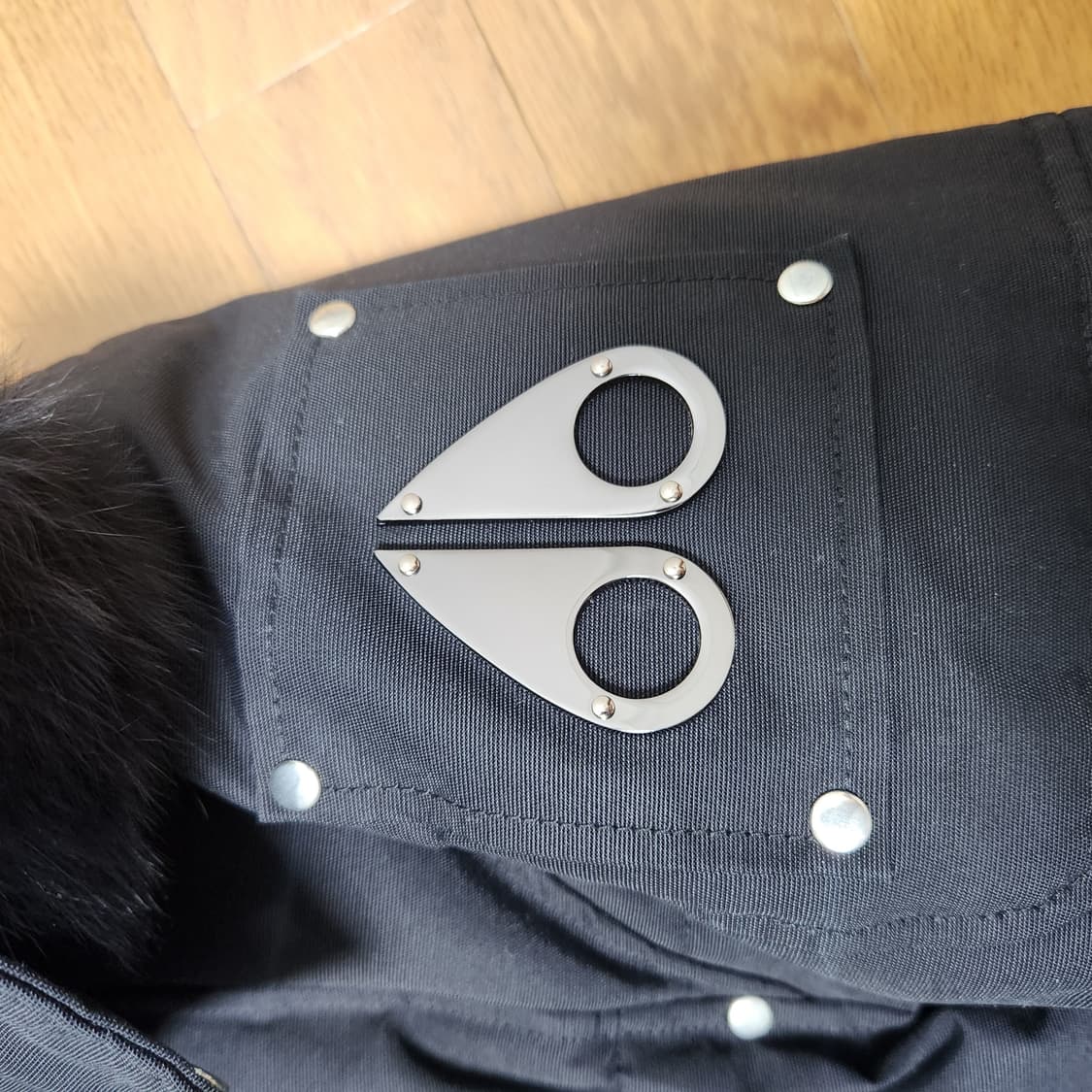 여성 무스너클 서스캐처원 롱패딩 블랙 폭스퍼 L 상품이미지7