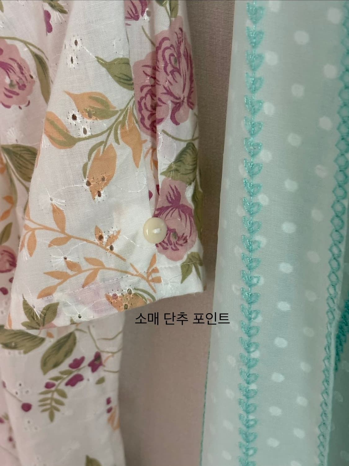 플라워 펀칭 블라우스 상품이미지3